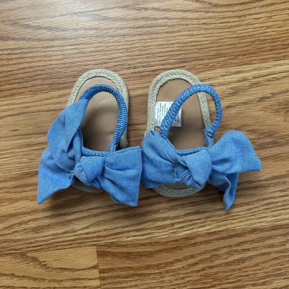Cat&Jack Baby Blue Bow Sandel, Elastic Back Strap